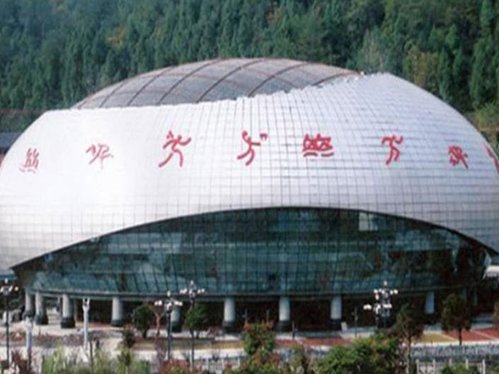 运城体育中心球形网架加工安装